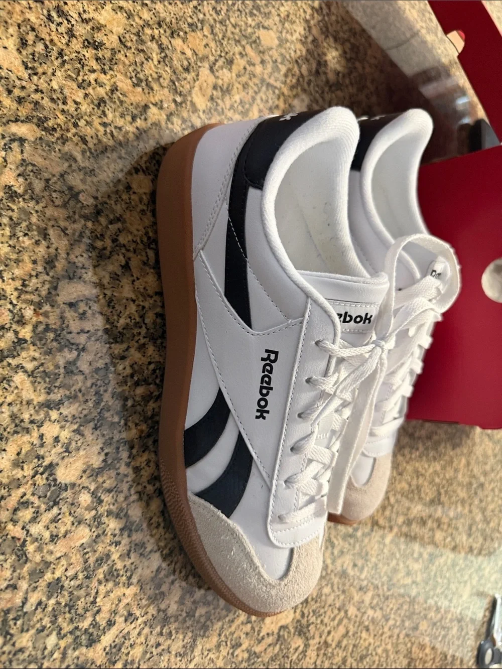 Reebok classic low